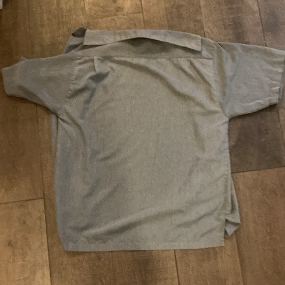 Men’s Grey Chereskin Button-up Shirt Short Sleeve Medium. - Picture 4 of 4